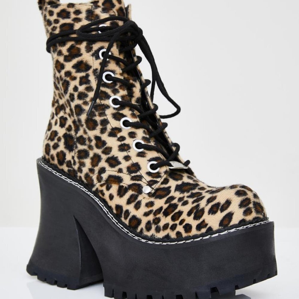 NOTHING WRONG WITH BEING  LEOPARD  Platform Boots ( BRAND NEW !!!)